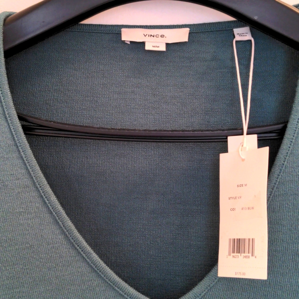 NWT Vince T shirt, Top Size M, teal/jade, poly, rayon, spandex Vneck Designer,